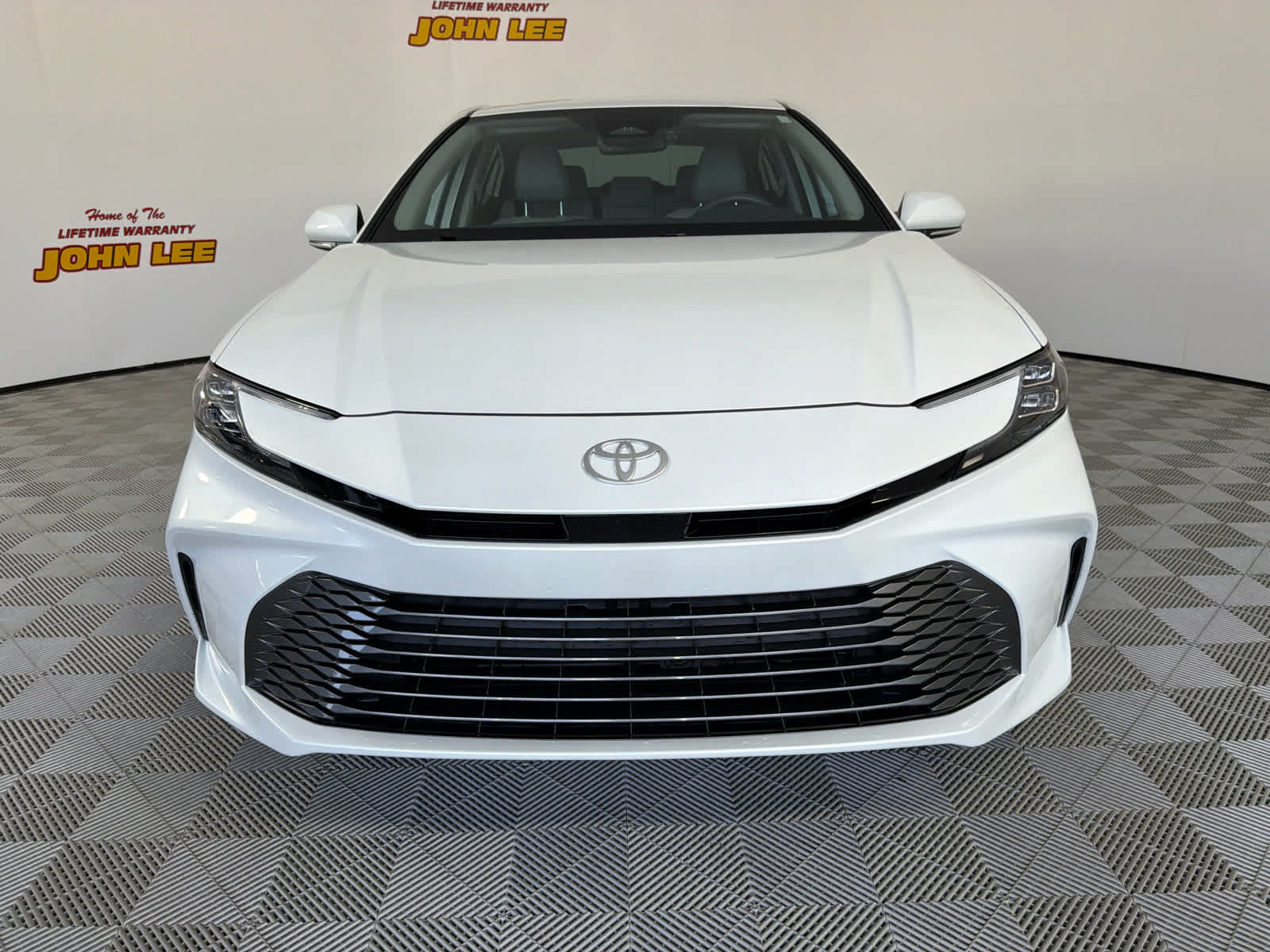 Used 2025 Toyota Camry XLE FWD image 10