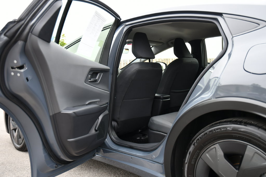 Used 2024 Toyota Prius LE FWD image 19