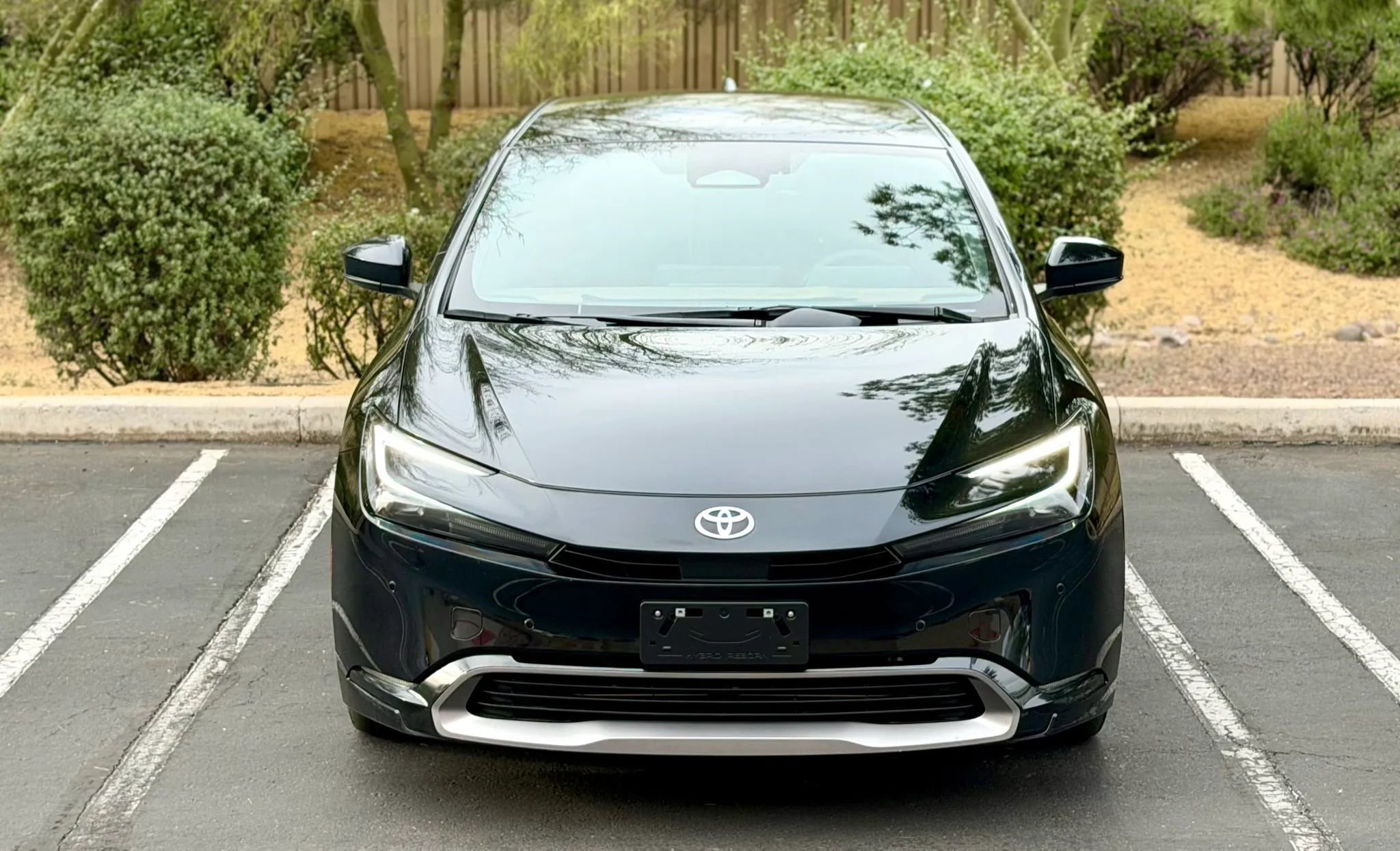 Used 2026 Toyota Prius XLE AWD/4WD image 2
