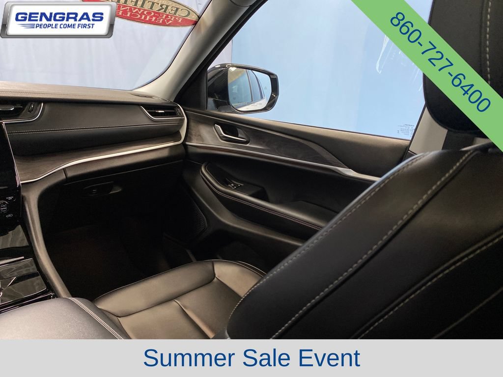Used 2023 Jeep Grand Cherokee L Limited AWD/4WD image 31