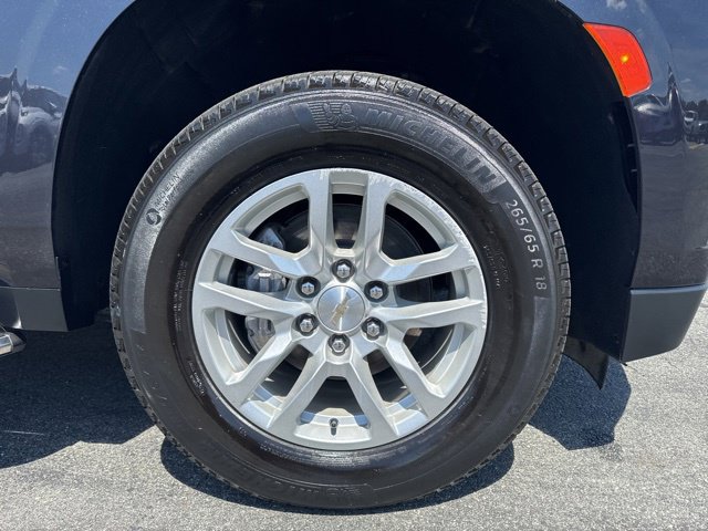 Used 2023 Chevrolet Suburban LT RWD image 6