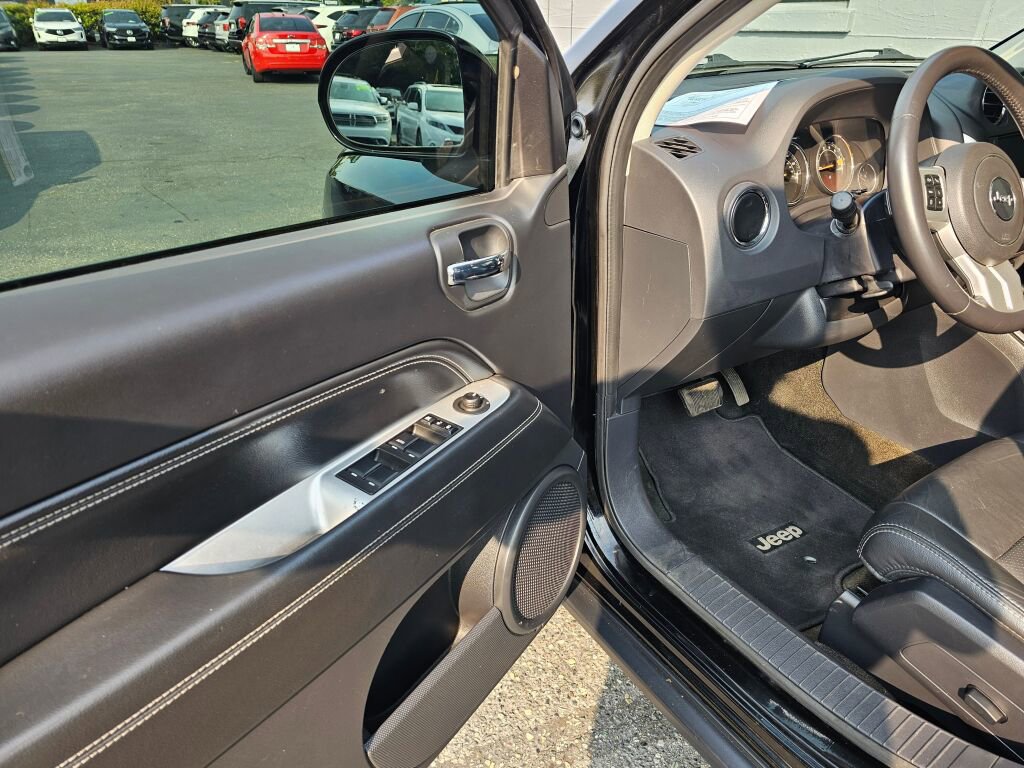 Used 2016 Jeep Compass High Altitude image 17