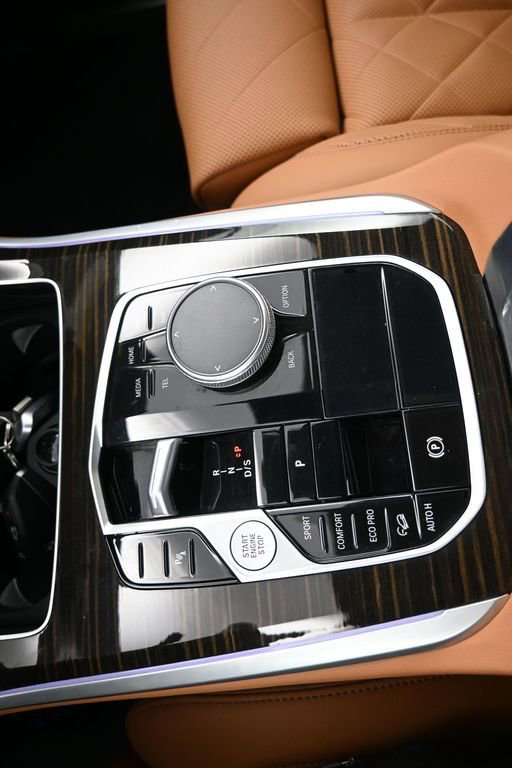 Used 2025 BMW X5 xDrive40i w/ Climate Comfort Package image 18