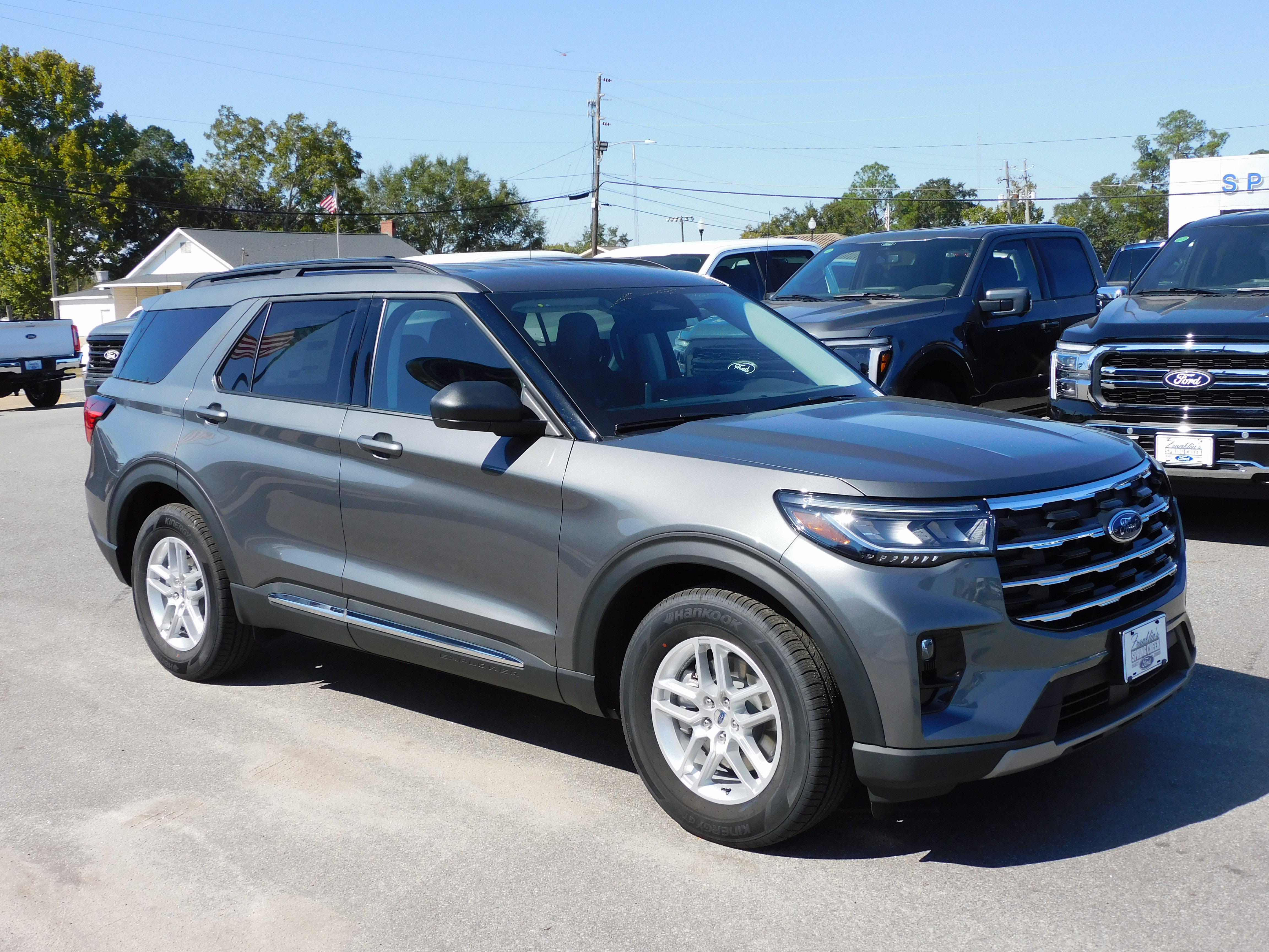 New 2025 Ford Explorer Active w/ Active Comfort Package image 4