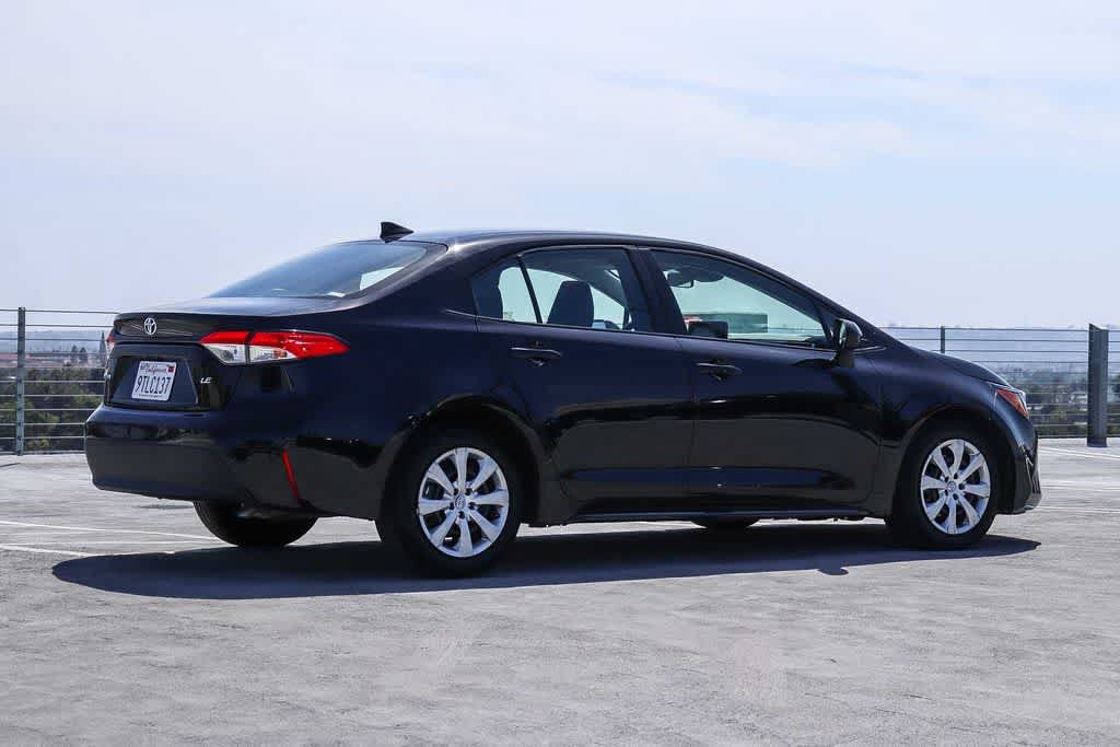 Used 2025 Toyota Corolla LE FWD image 4