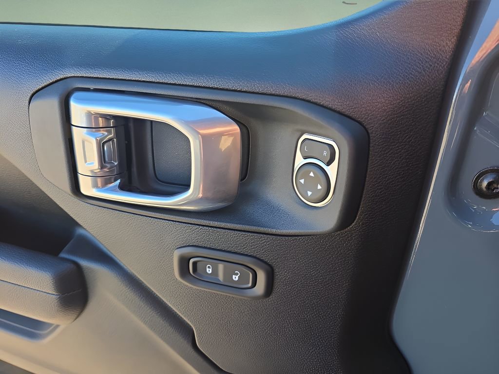 Used 2024 Jeep Wrangler Willys image 15