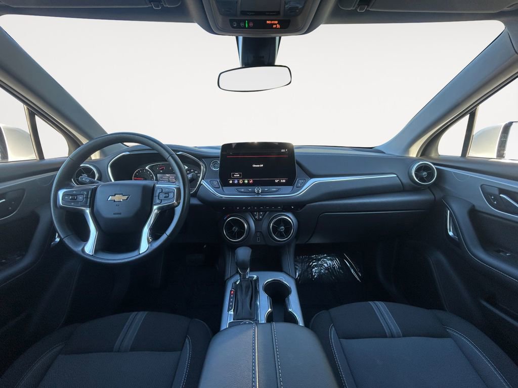 Used 2025 Chevrolet Blazer LT image 13