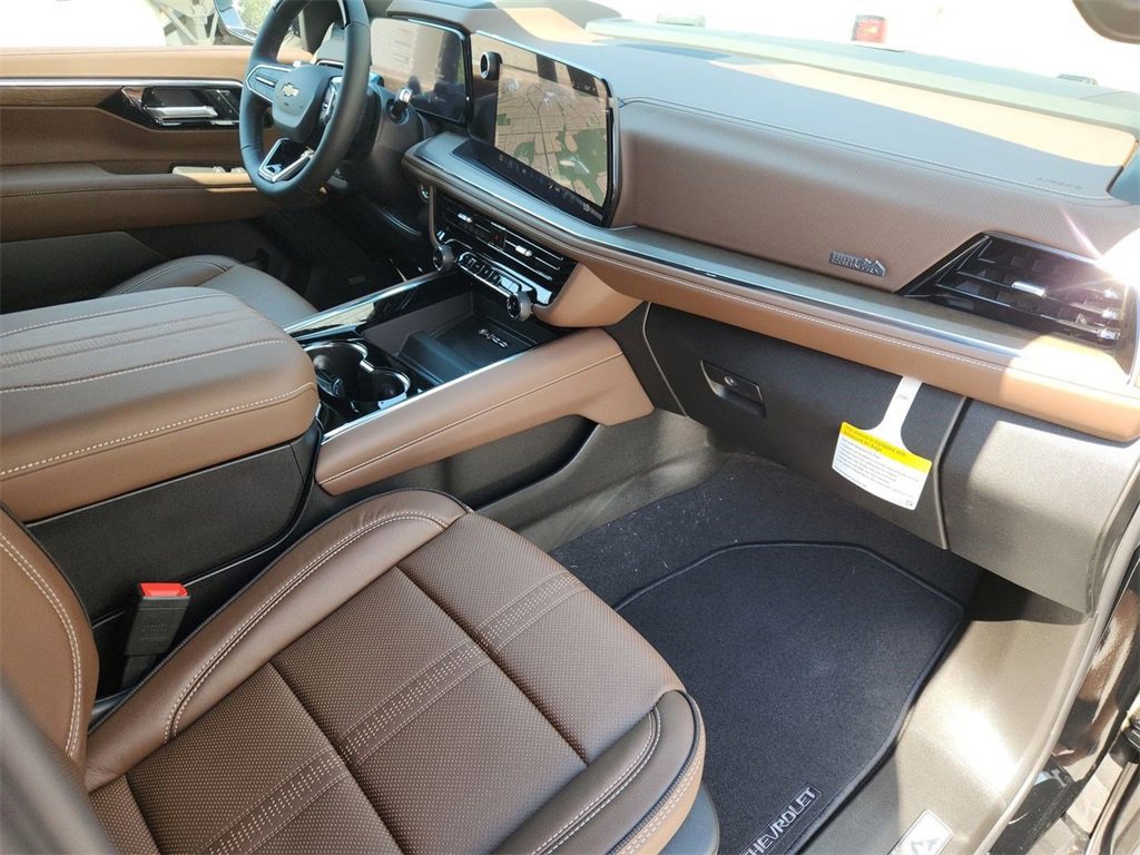 New 2025 Chevrolet Suburban High Country image 30