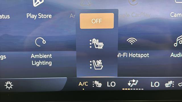 Used 2025 Buick Envision Avenir AWD/4WD image 36