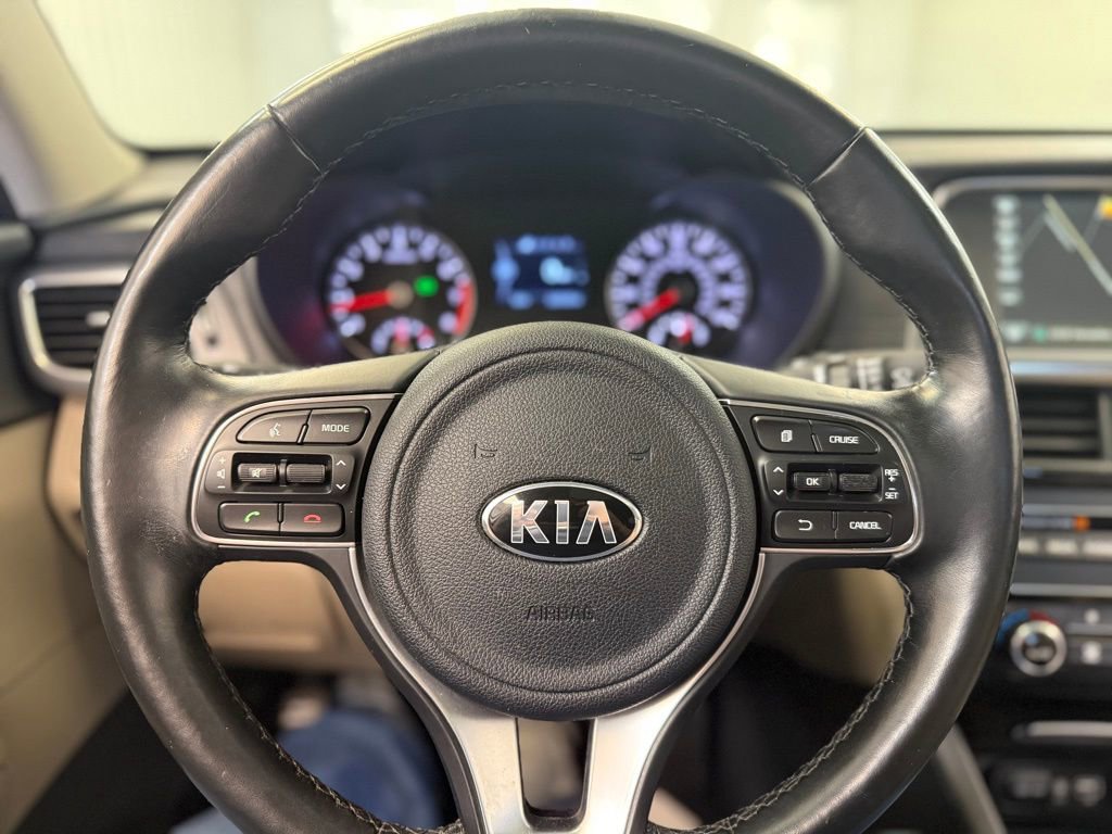 Used 2017 Kia Optima EX w/ Premium Package image 8