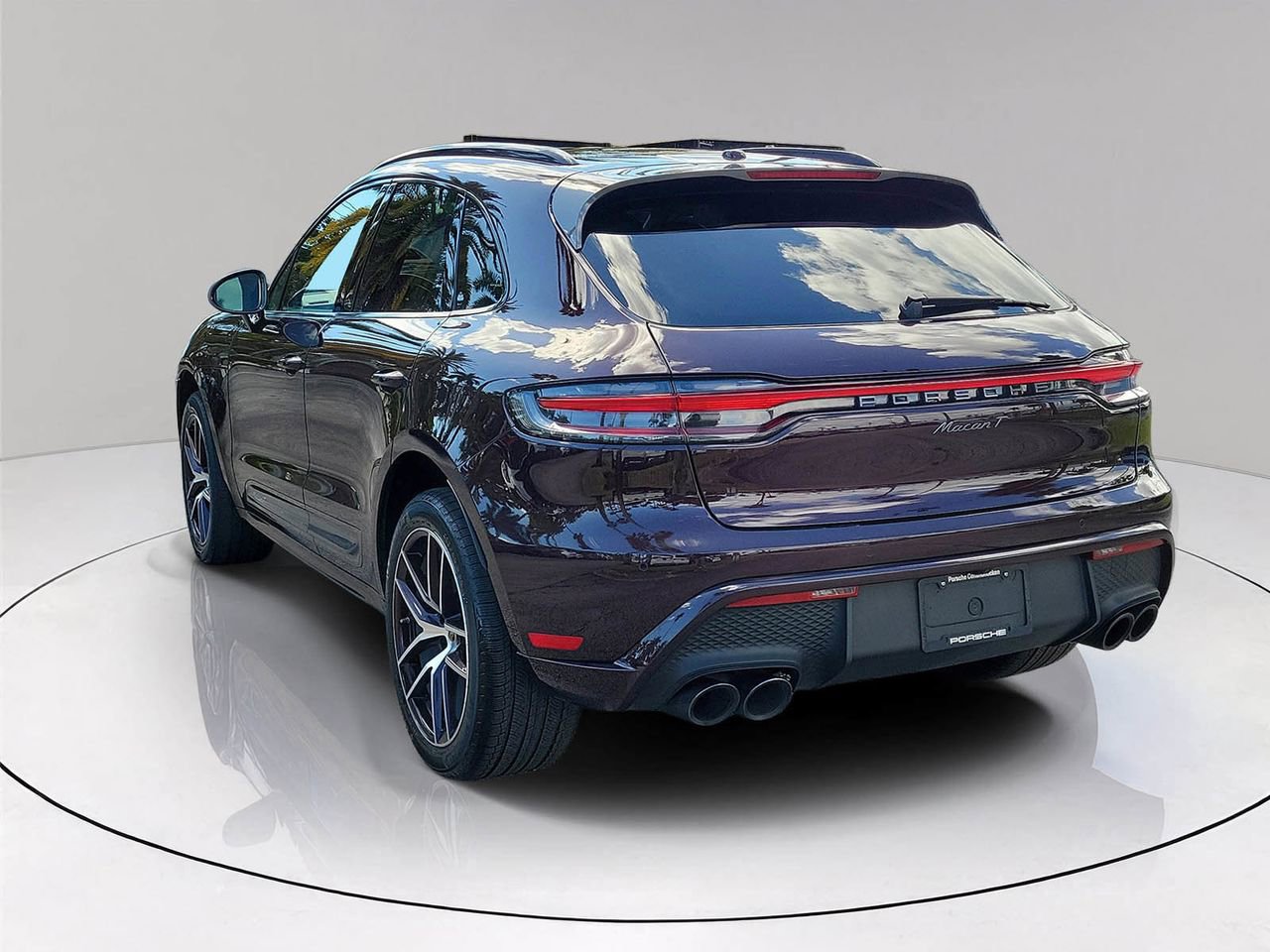 Used 2023 Porsche Macan Turbo image 4
