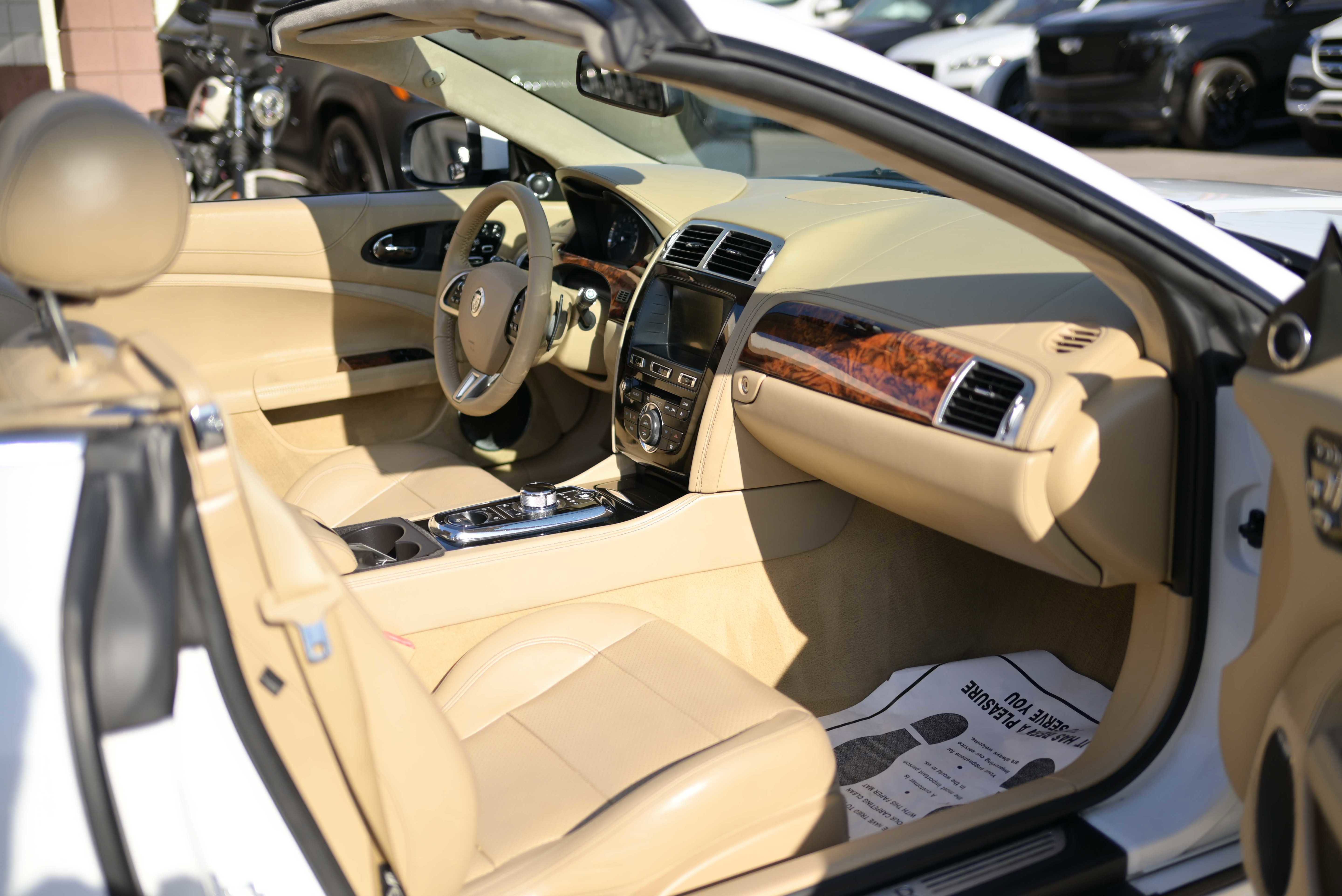 Used 2012 Jaguar XK Convertible image 17