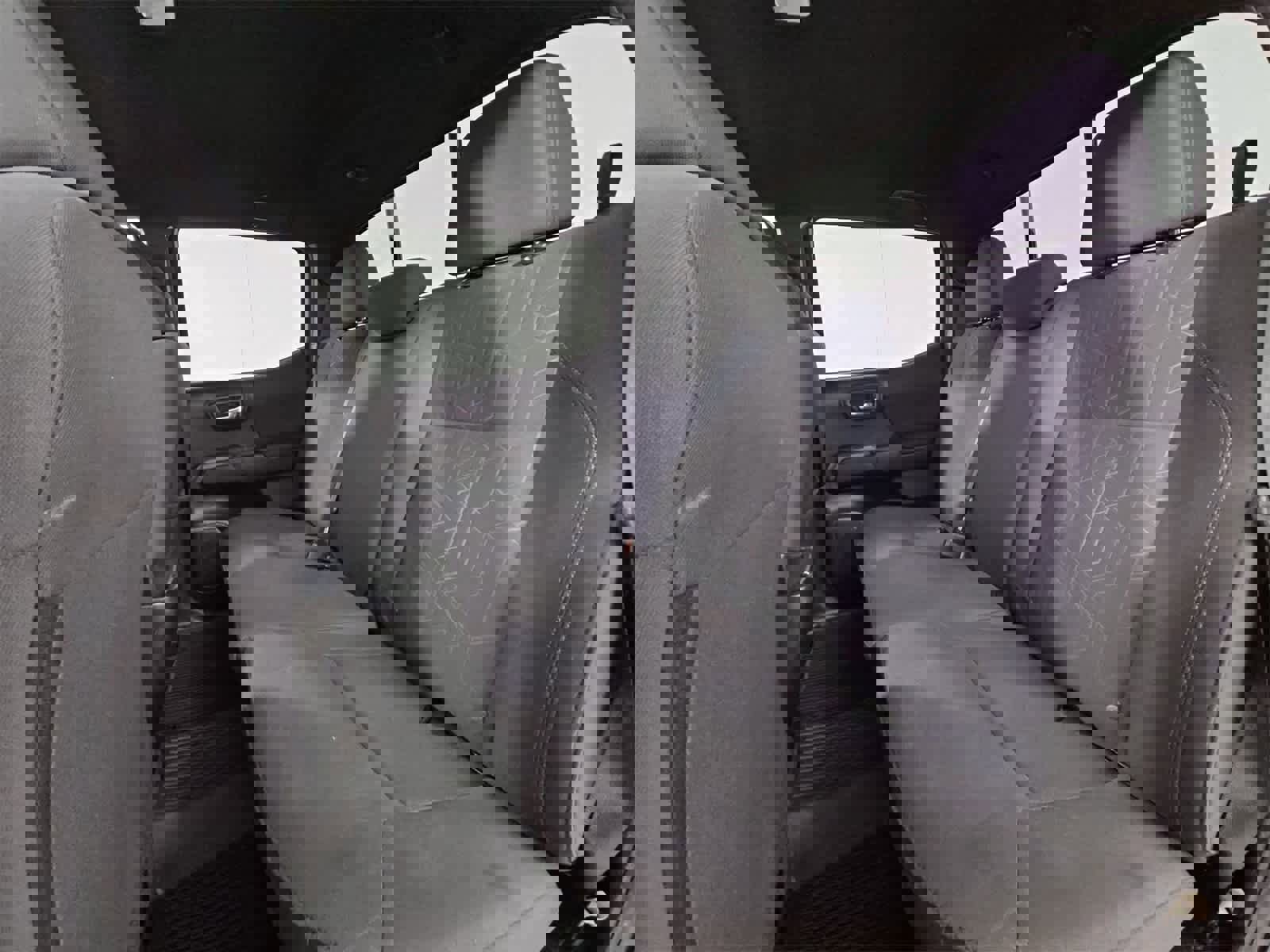 Used 2018 Toyota Tacoma TRD Off-Road image 19