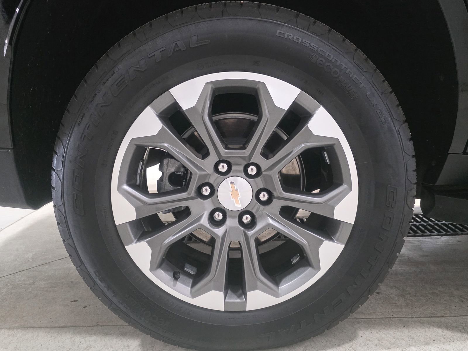 Certified 2025 Chevrolet Tahoe LS AWD/4WD image 18