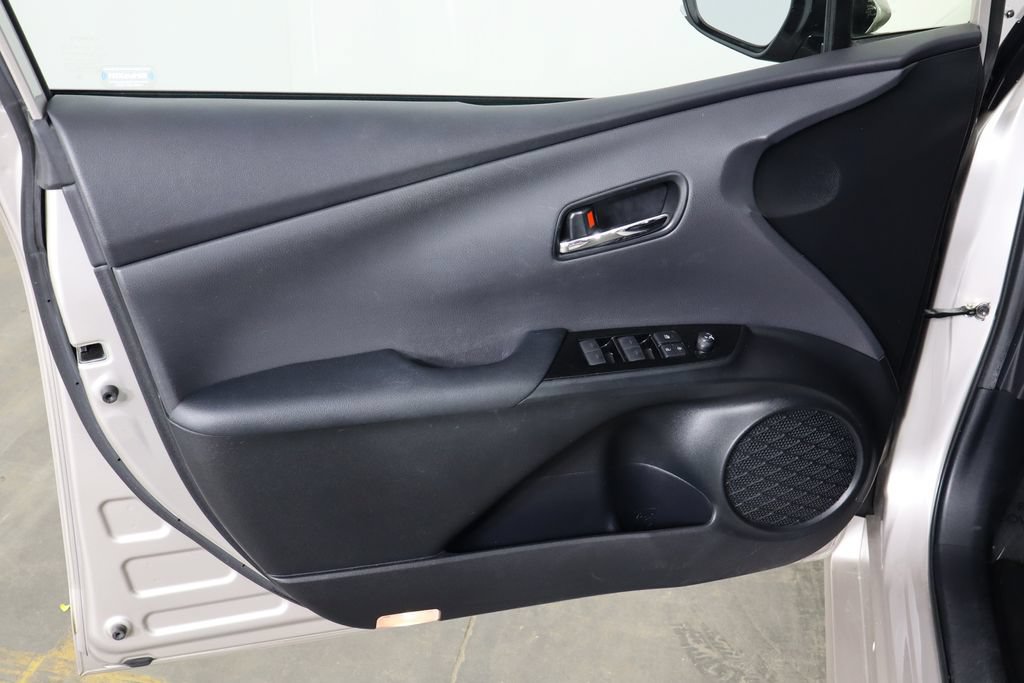 Used 2020 Toyota Prius Prime Limited FWD image 19