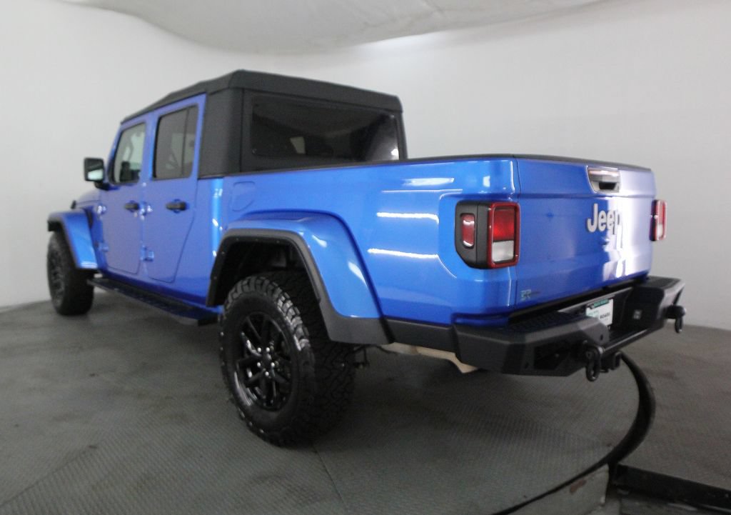 Used 2023 Jeep Gladiator Sport AWD/4WD image 7
