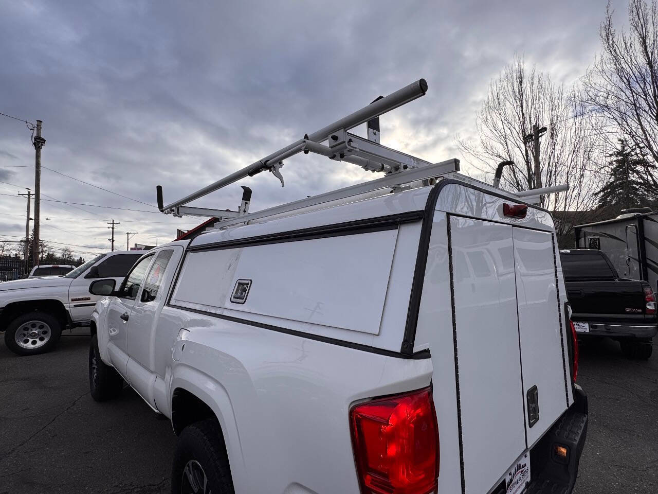 Used 2016 Toyota Tacoma SR image 31