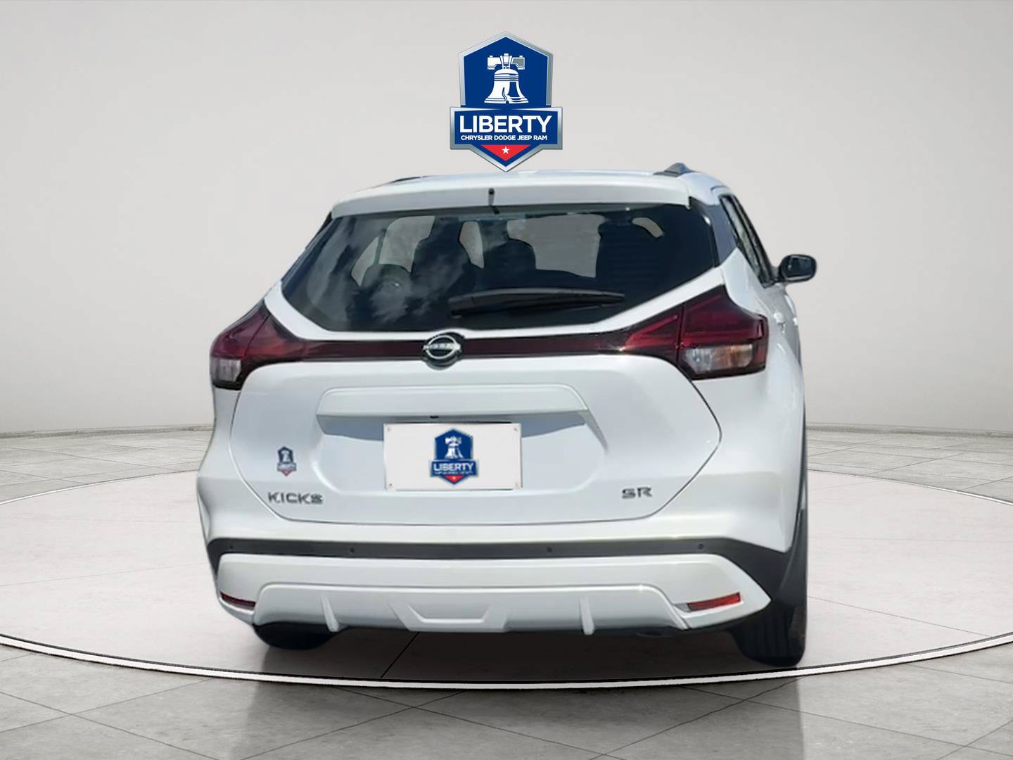 Used 2023 Nissan Kicks SR FWD image 6