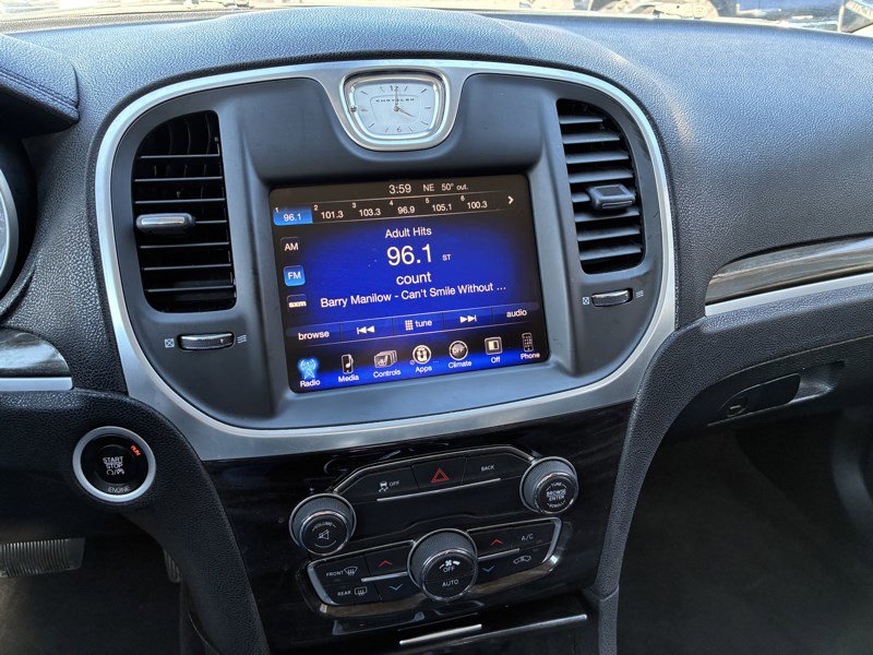 Used 2015 Chrysler 300 Limited image 10