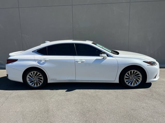 Used 2021 Lexus ES 300h w/ Accessory Package FWD image 5