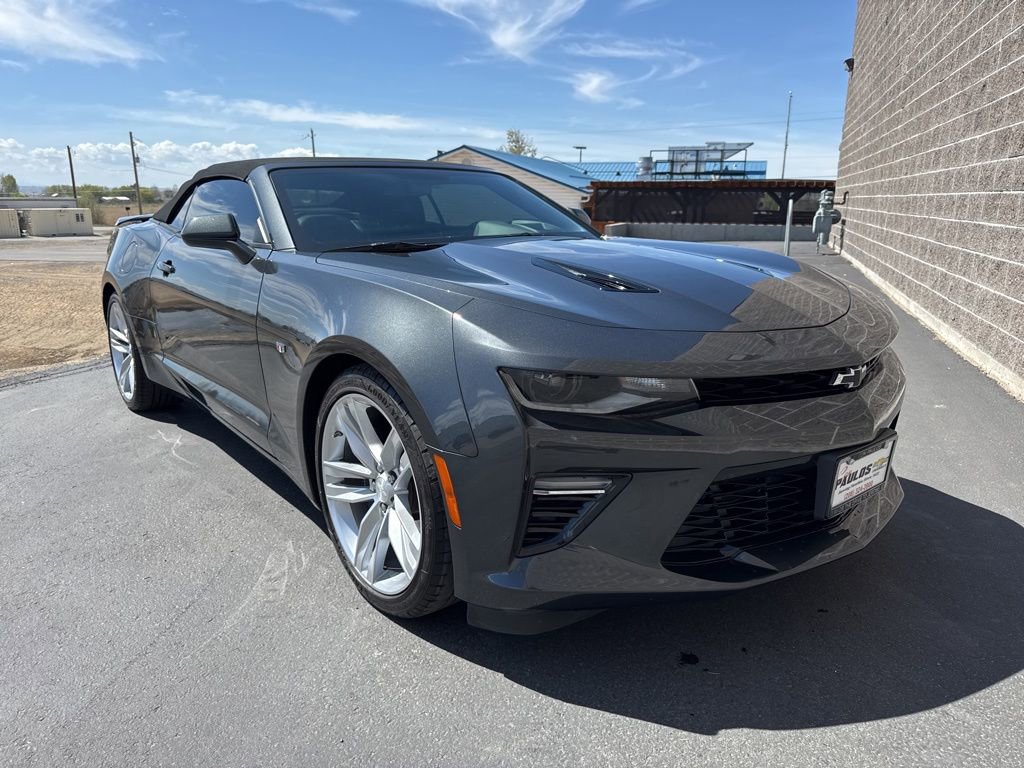 Used 2018 Chevrolet Camaro SS w/ LPO RS/SS Interior Package image 4