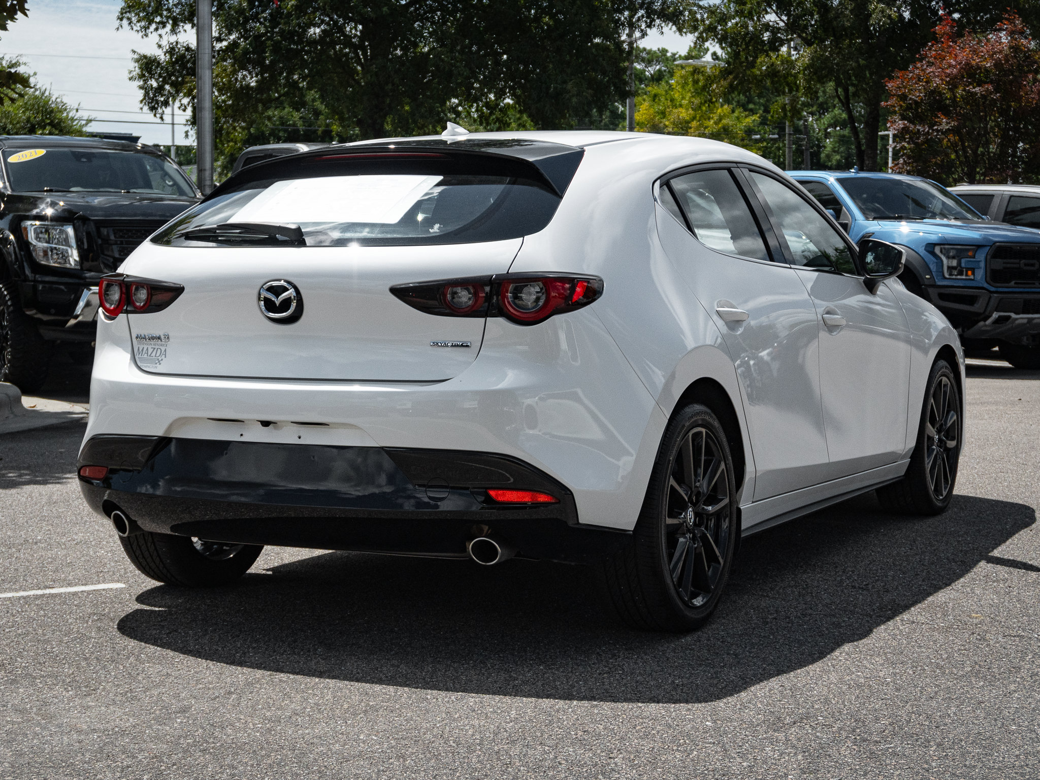 Certified 2025 MAZDA MAZDA3 2.5 S Hatchback w/ Premium Pkg FWD image 10