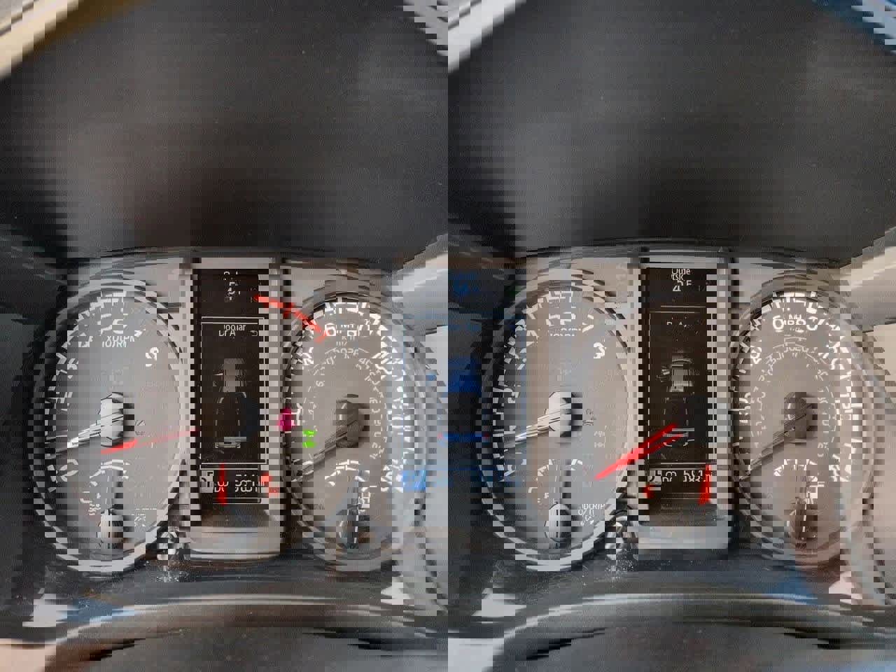 Used 2022 Toyota Tacoma SR image 31