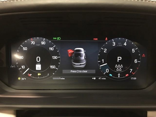 New 2024 Land Rover Discovery Metropolitan Edition image 15