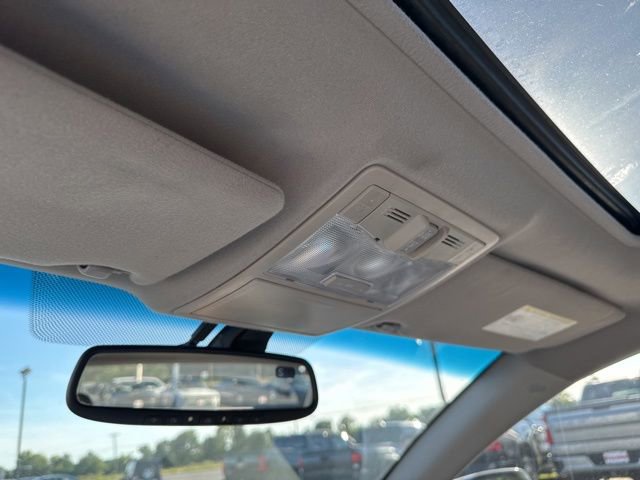 Used 2010 Toyota Avalon Limited FWD image 38