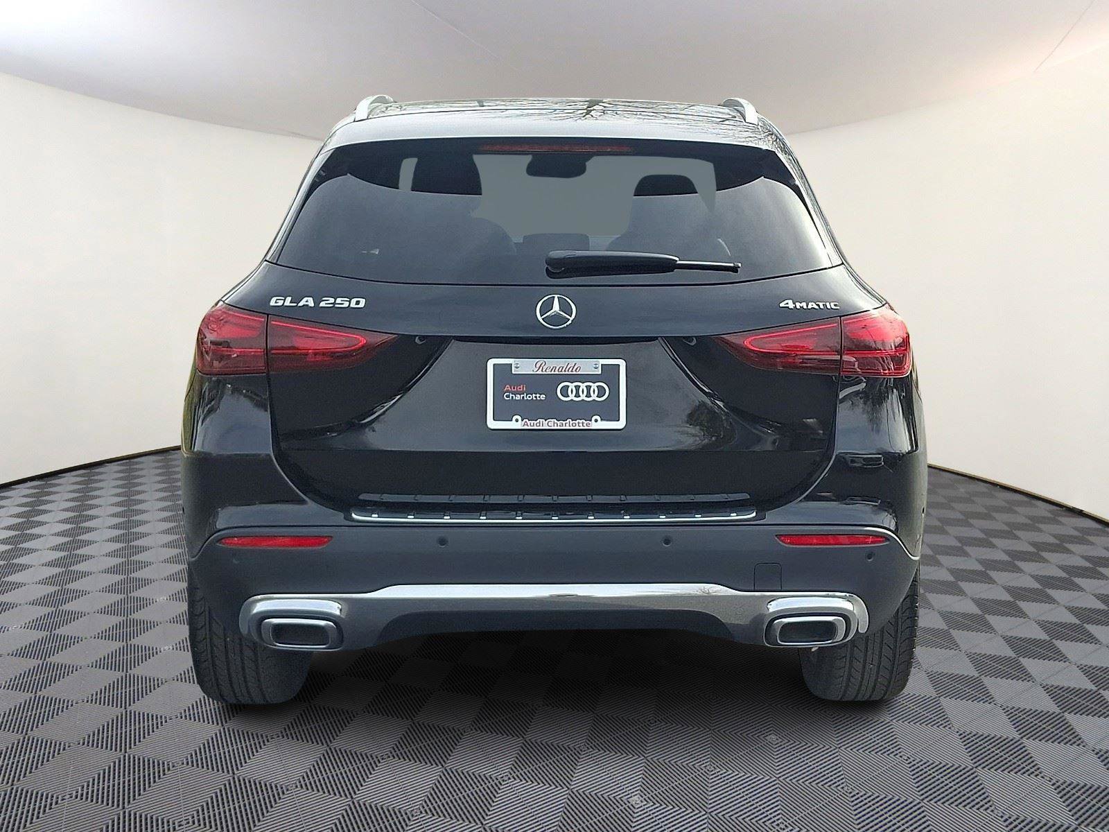 Used 2025 Mercedes-Benz GLA 250 4MATIC image 5