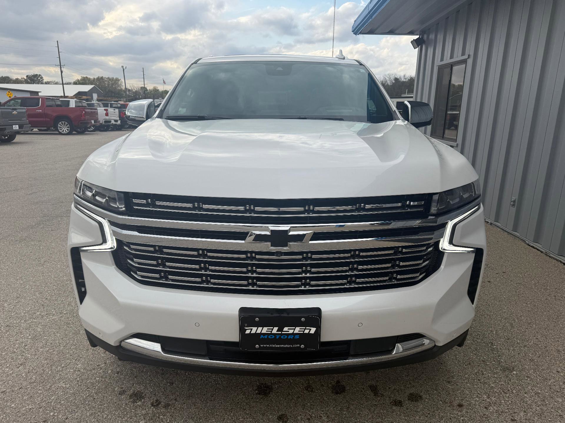 Used 2024 Chevrolet Tahoe Premier w/ Premium Package image 8