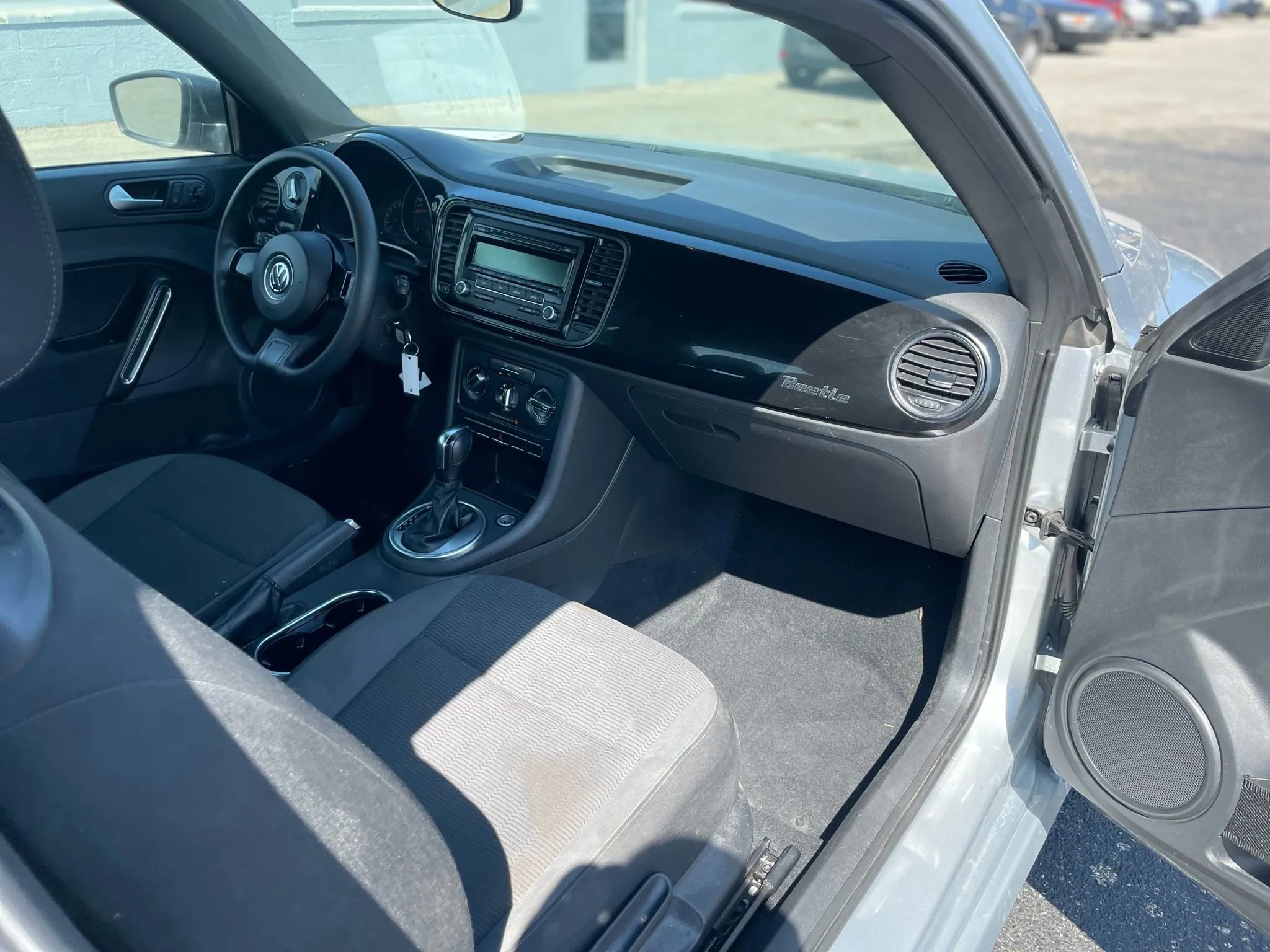 Used 2012 Volkswagen Beetle 2.5 image 20