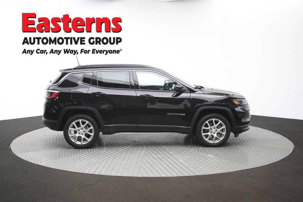 Used 2024 Jeep Compass Latitude AWD/4WD image 43