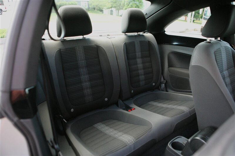 Used 2013 Volkswagen Beetle 2.0T FWD image 15