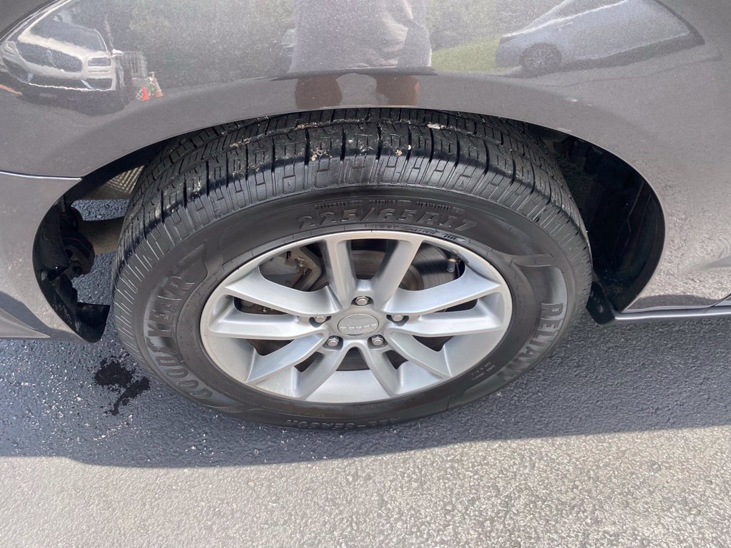 Used 2019 Dodge Grand Caravan SE FWD image 26
