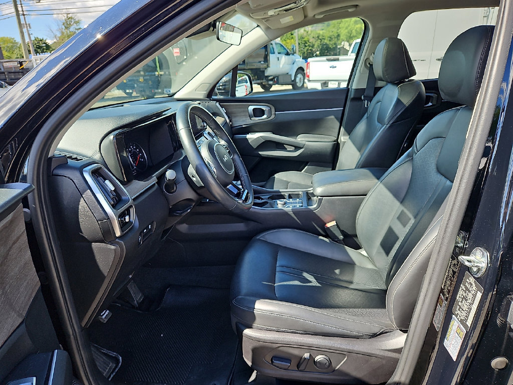 Certified 2023 Kia Sorento S w/ Panoramic Sunroof Package AWD/4WD image 17