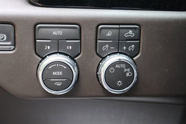 New 2026 GMC Sierra 1500 SLE w/ Preferred Package AWD/4WD image 14