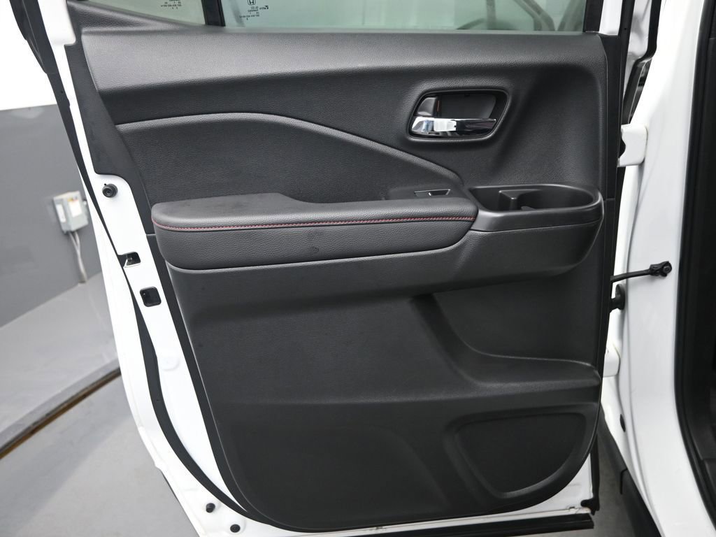 Used 2021 Honda Ridgeline Black Edition image 14
