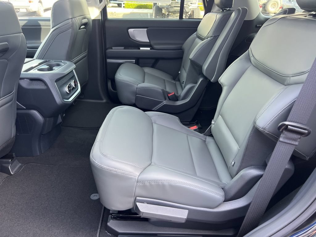 New 2026 Ford Expedition Active image 14
