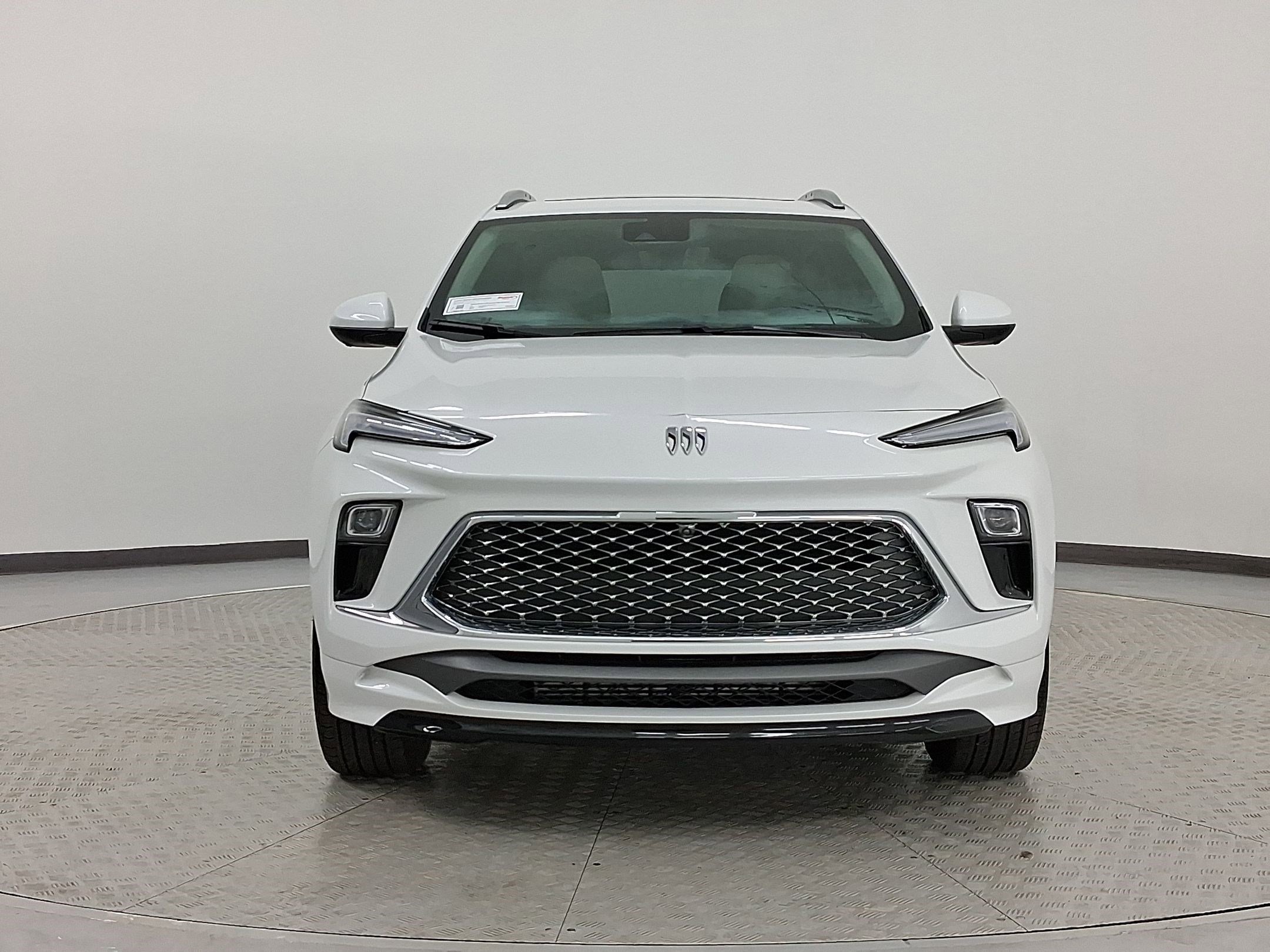 Used 2025 Buick Encore GX Avenir w/ Avenir Technology Package image 6