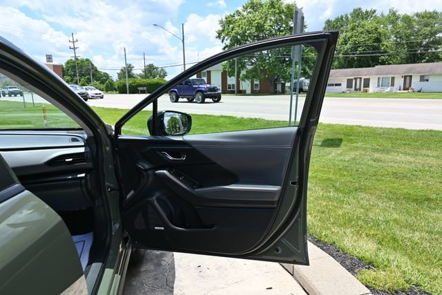 Used 2025 Subaru Crosstrek 2.5i Limited AWD/4WD image 18