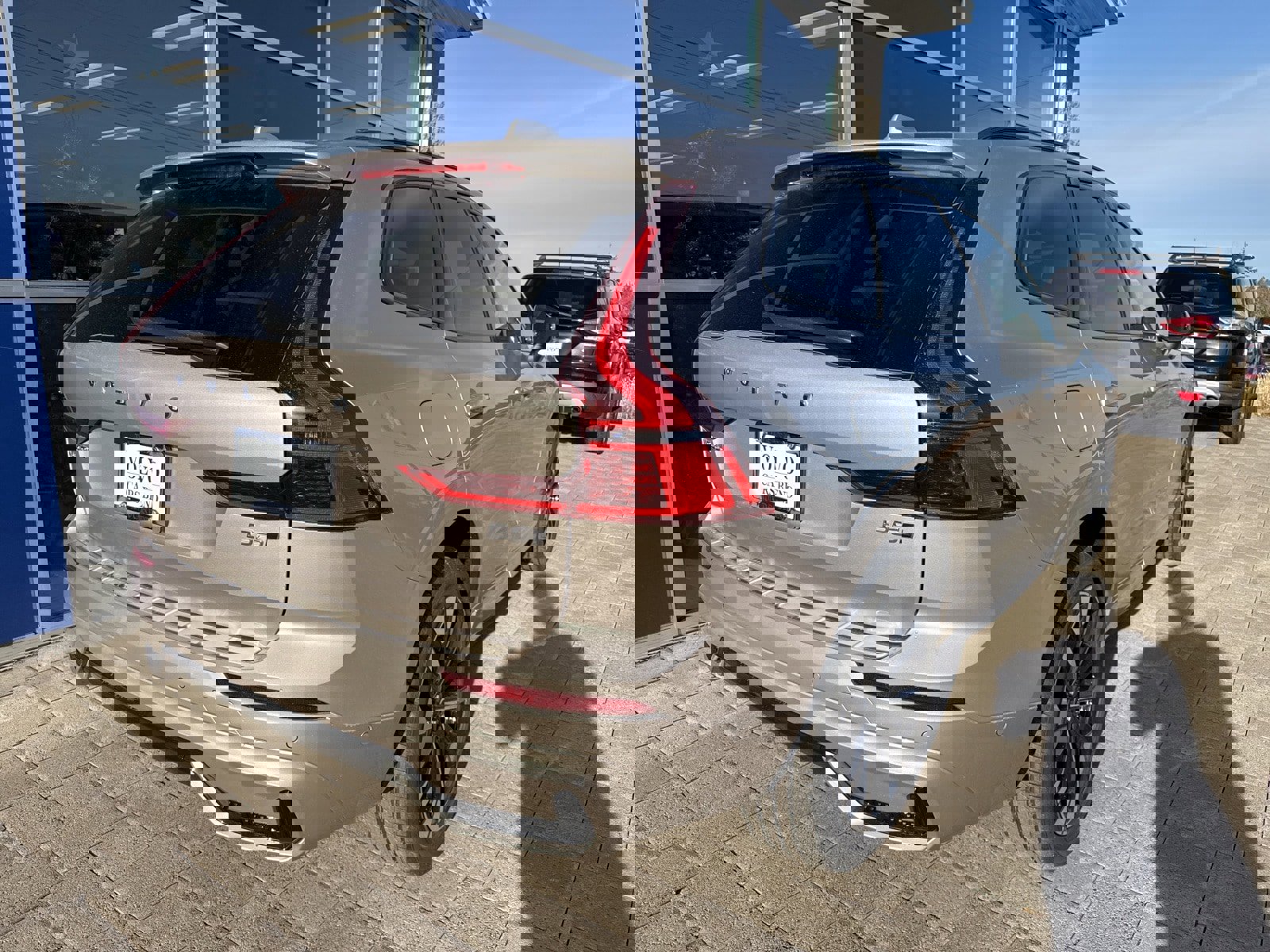 New 2026 Volvo XC60 B5 Plus w/ Protection Package Premier image 6