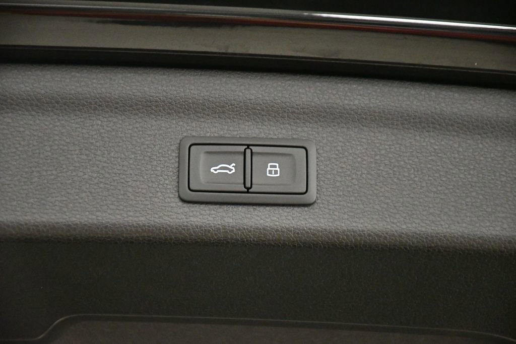 Used 2025 Audi Q3 2.0T Premium w/ Convenience Package image 57