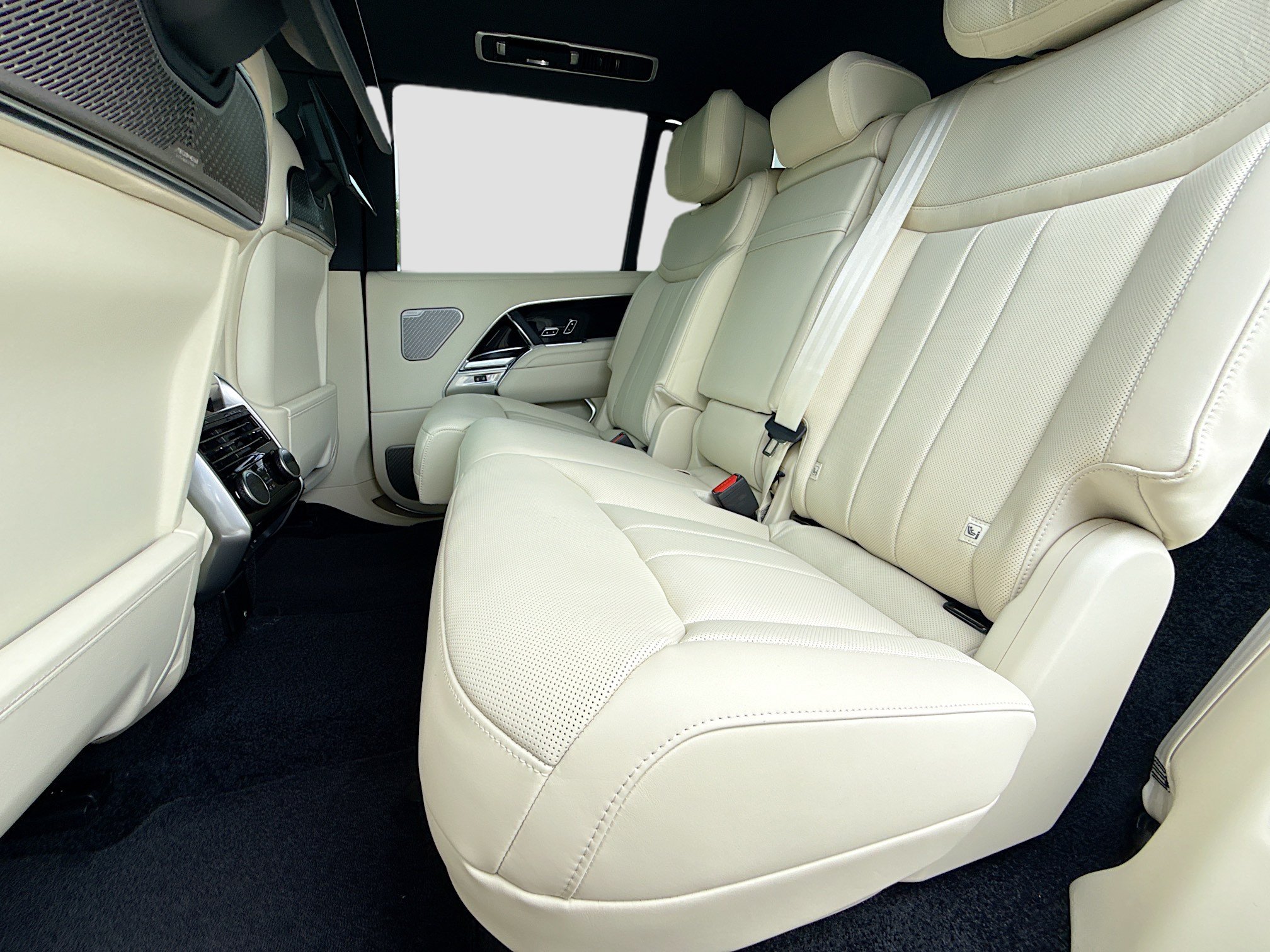 New 2026 Land Rover Range Rover Long Wheelbase Autobiography AWD/4WD image 22