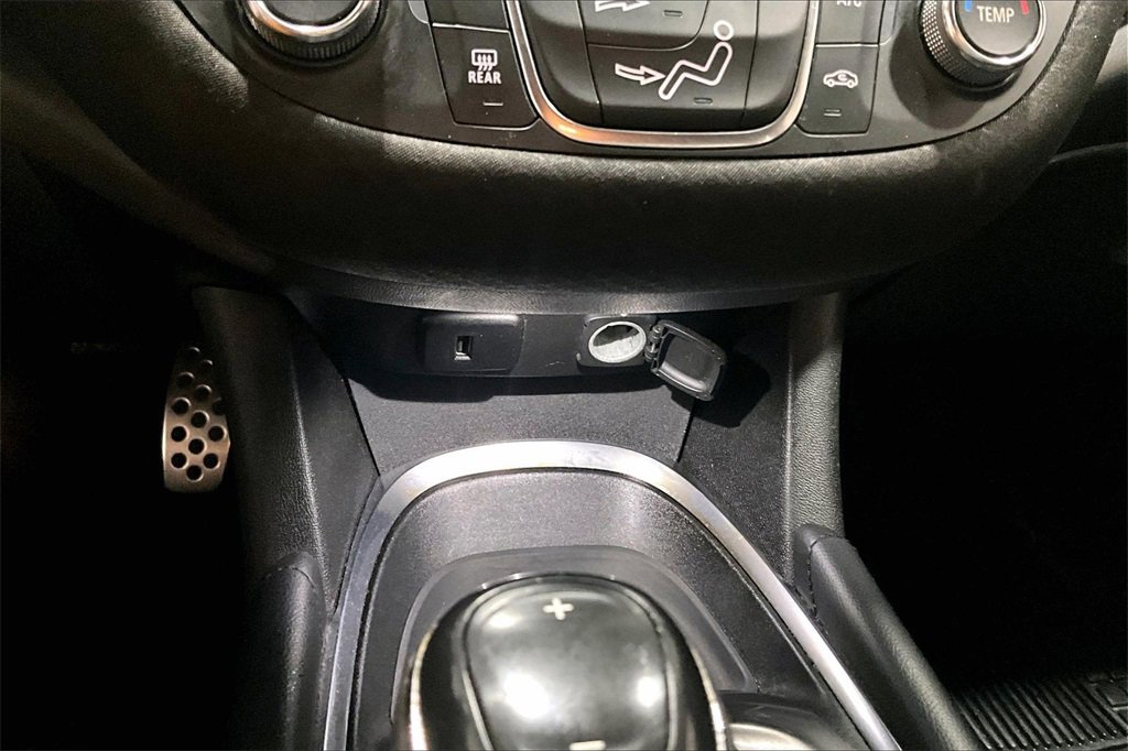 Used 2016 Chevrolet Malibu LT image 16