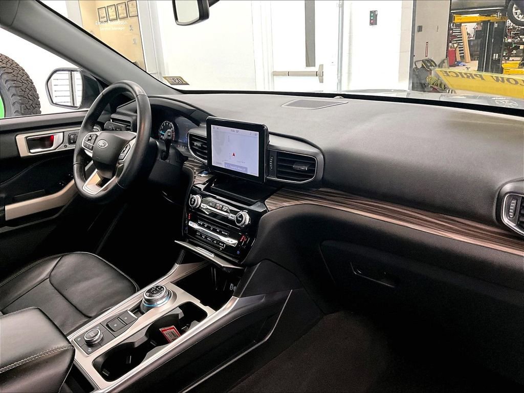 Used 2023 Ford Explorer Limited w/ Equipment Group 301A image 14