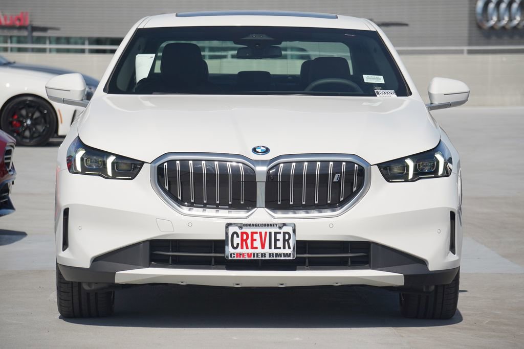 Used 2025 BMW i5 xDrive40 w/ Premium Package image 2