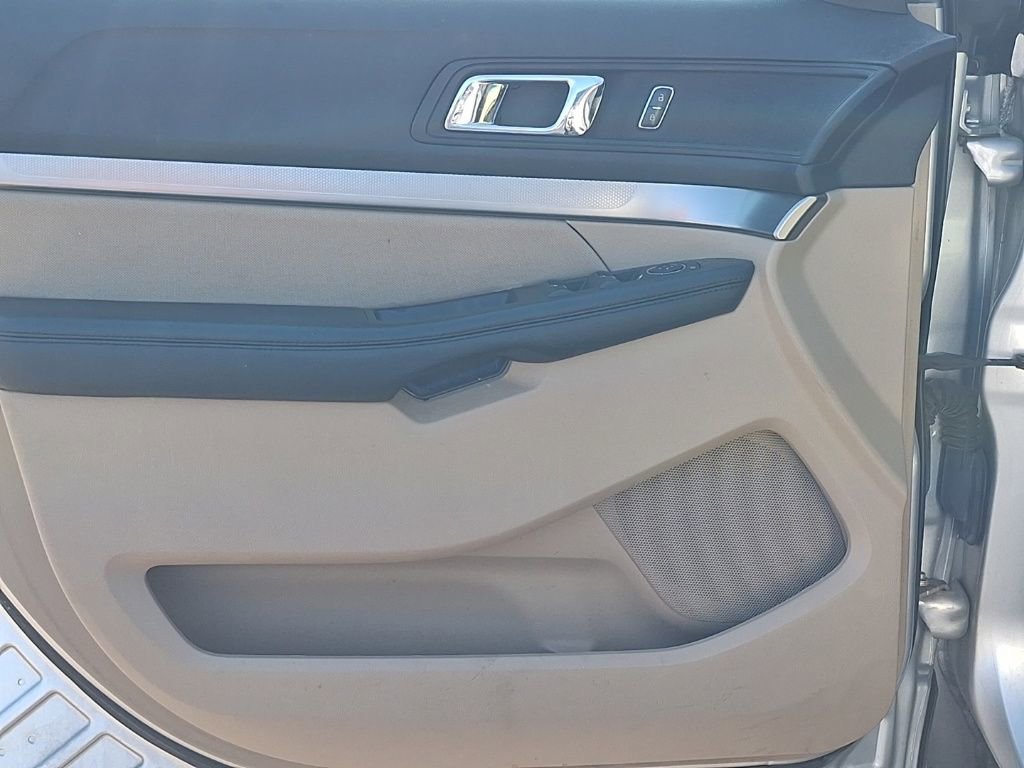 Used 2017 Ford Explorer Base image 25