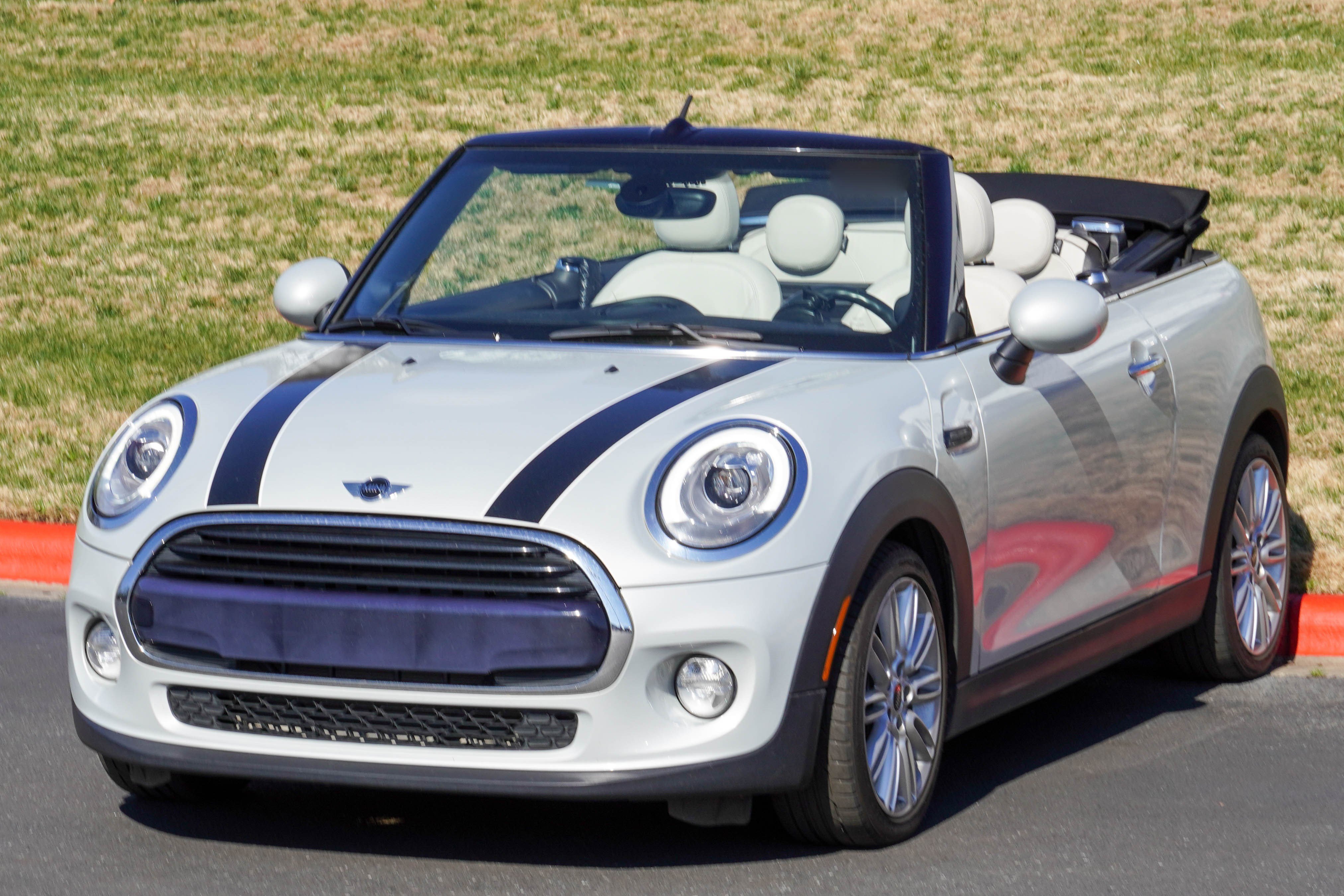 Used 2018 MINI Cooper Convertible image 5