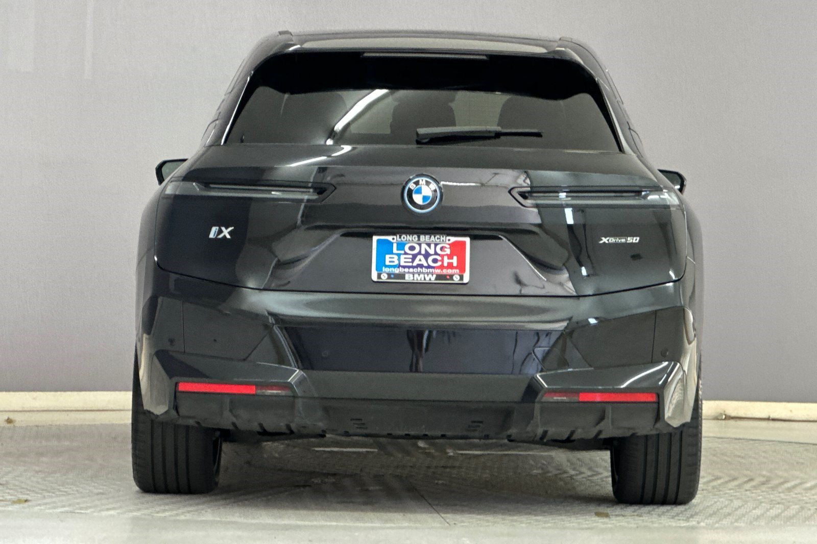 Certified 2024 BMW iX xDrive50 w/ Premium Package AWD/4WD image 10